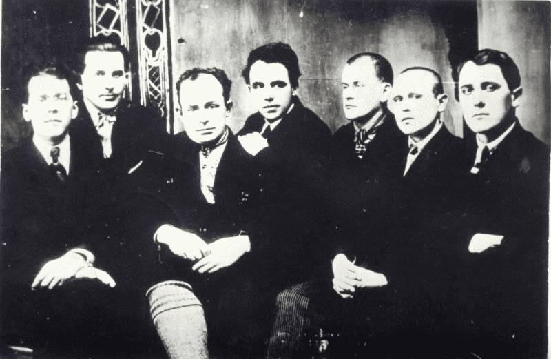 P. Tychyna, I. Piddubny, O. Vyshnya, P. Panch, I. Sheremet, I. Mykytenko, V. Sosyura. 1925 / proslovo.com
