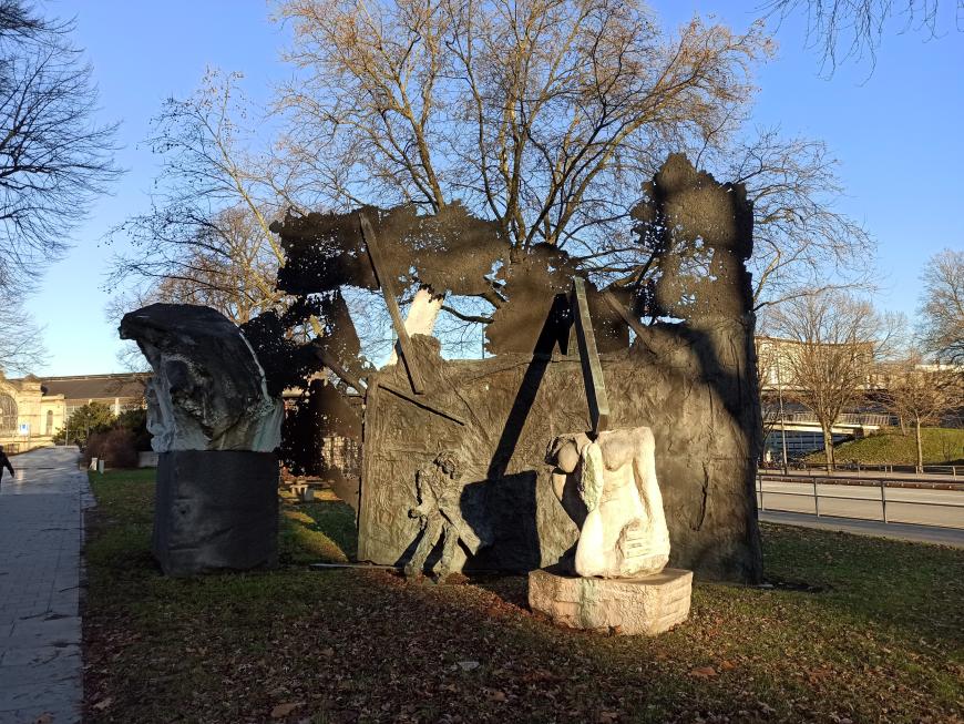 Альфред Хрдличка, «Антивоенный контр-памятник», Гамбург. Фото: Алексей Маркин.